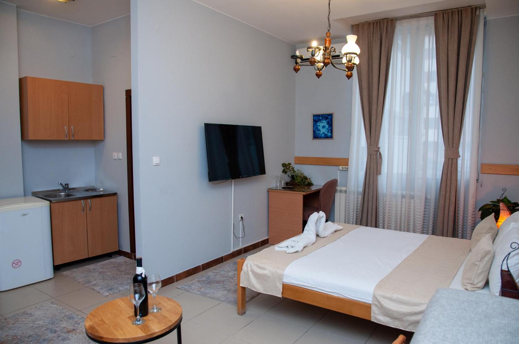Hotel North City Titova Mitrovica Exterior foto