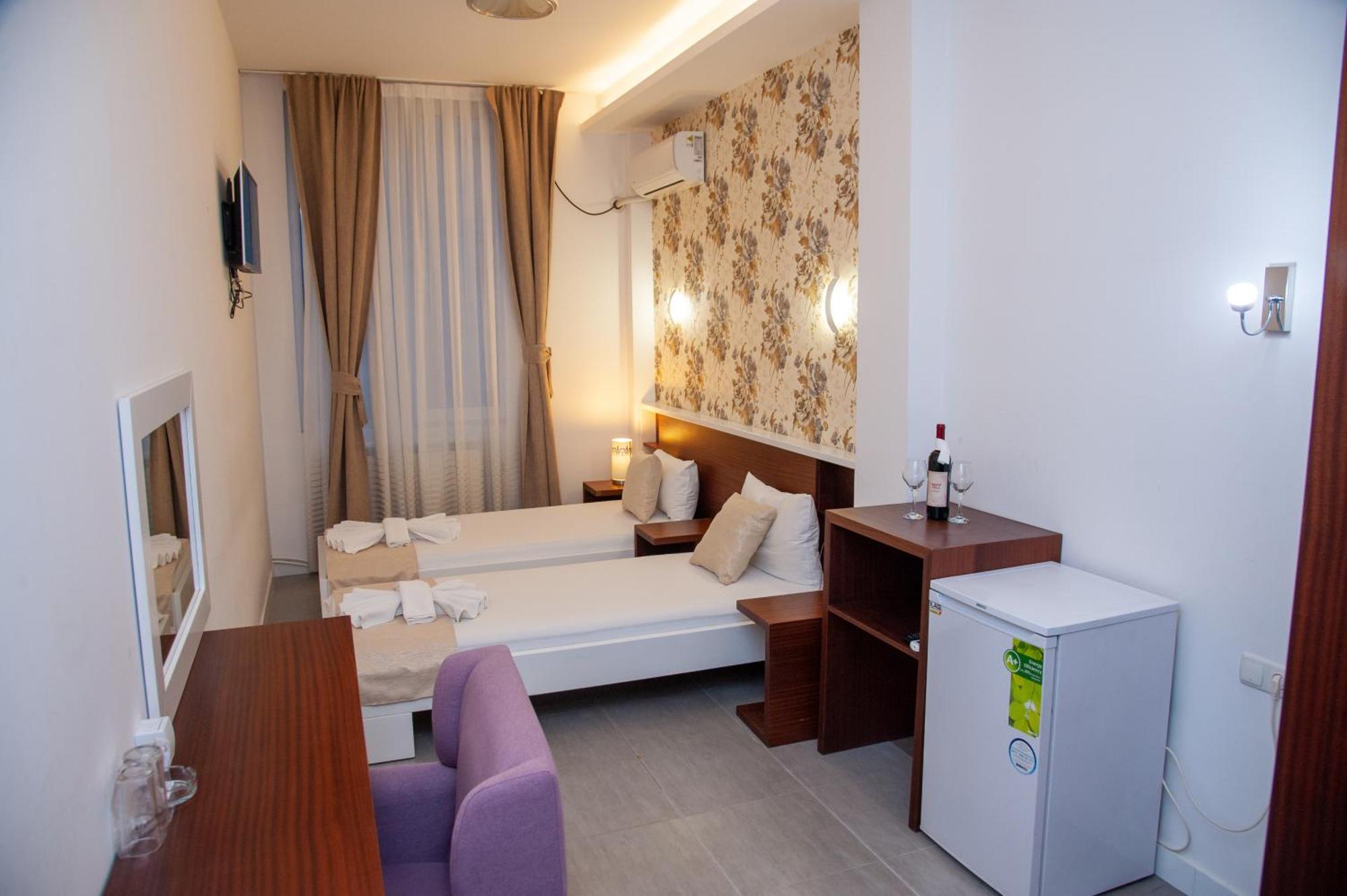 Hotel North City Titova Mitrovica Exterior foto